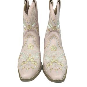 DINGO Blush Pink‎ Embroidered Western Boots - Size 9.5